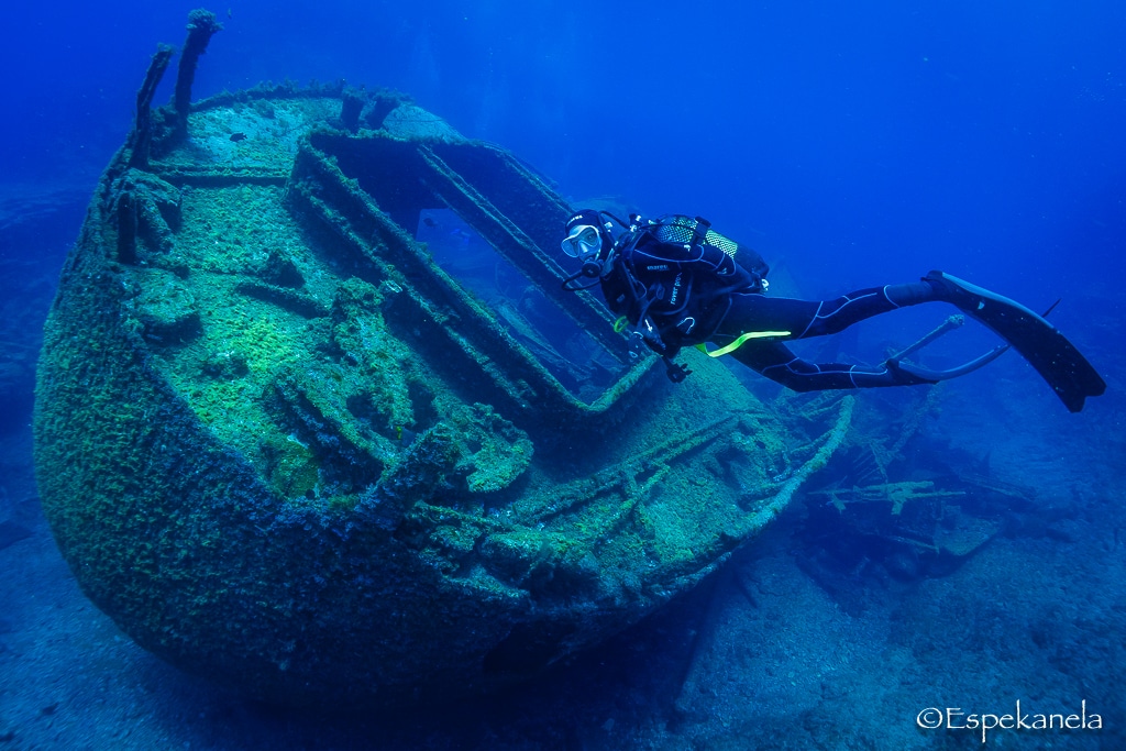 Diving around the El Condesito shipwreck in Tenerife.