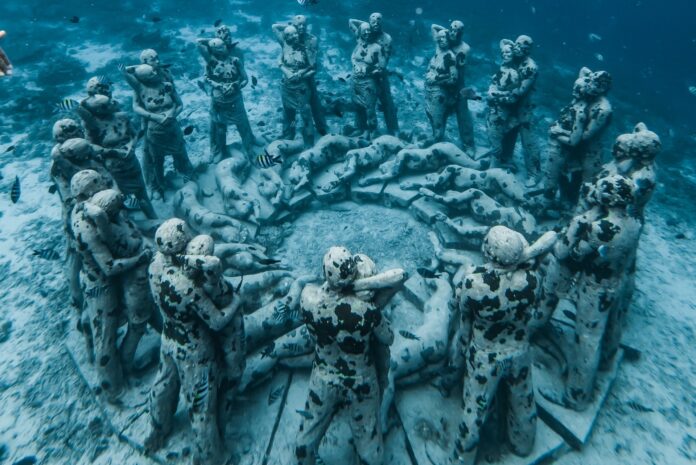 BASK Nest statues - Jason DeCaires Taylor