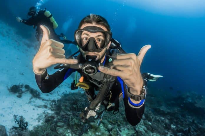 discover scuba diving depth limit