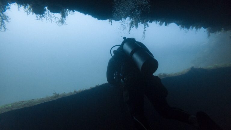 What is the Difference a Cave and a Cavern in scuba diving?