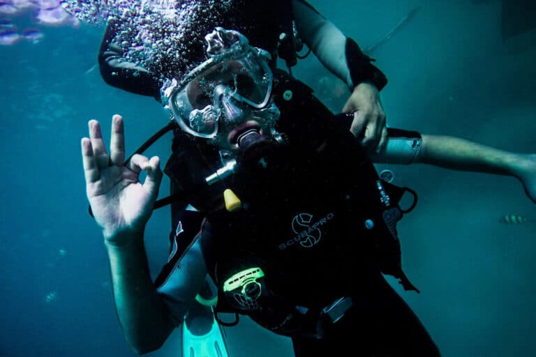 What Is Nitrogen Narcosis caused by? How can I prevent it? This diver successfully recovered from mild nitrogen narcosis.